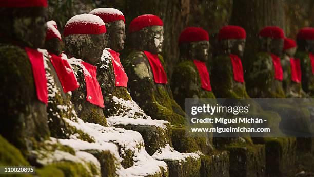 bake-jizo buddhist statues in nikko, japan - jizo statues imagens e fotografias de stock