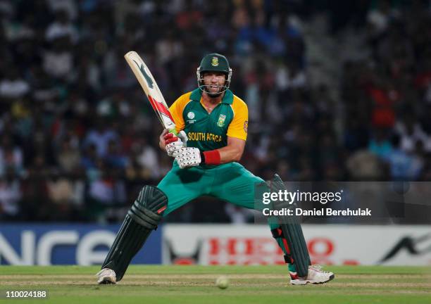 Jacques Kallis of South Africa reverse sweeps during the Group B ICC World Cup Cricket match between India and South Africa at Vidarbha Cricket...