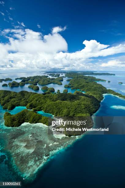 rock island aerial - palau stockfoto's en -beelden