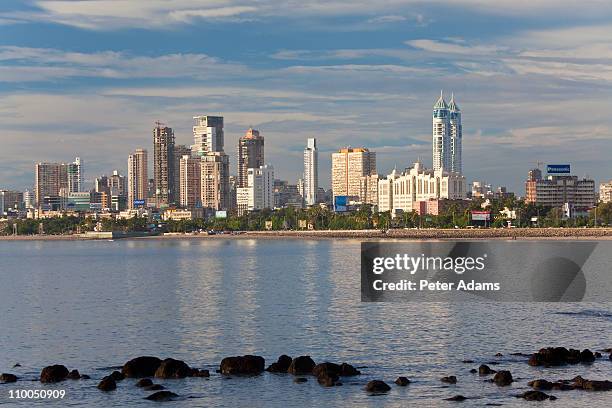 mumbai skyline along marine drive, mumbai, india - reflection water india stock pictures, royalty-free photos & images