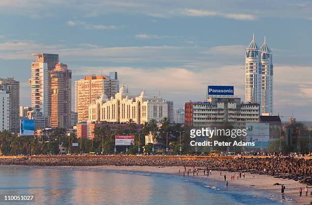 mumbai skyline along marine drive, india - mumbai bildbanksfoton och bilder
