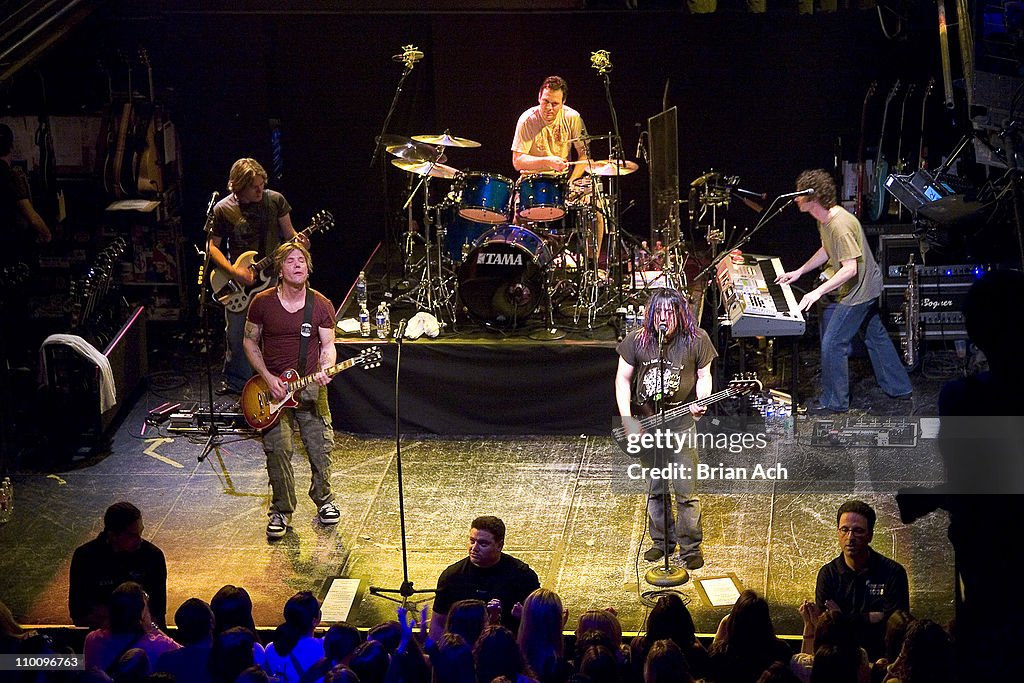 Goo Goo Dolls in Concert at the Avalon in New York City - April 24, 2006