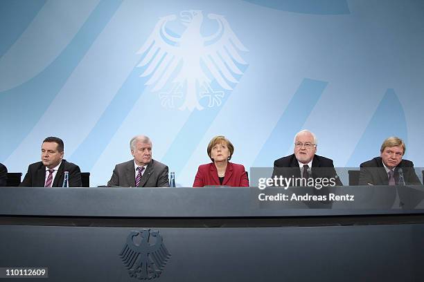 Stefan Mappus, Baden-Wuerttemberg's state governor, Bavarian Governor Horst Seehofer, German Chancellor Angela Merkel, Peter Harry Carstensen,...