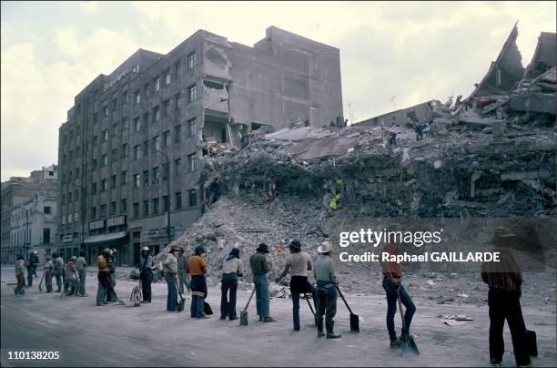 Earthquake in Mexico: Baby survivors in September,1985.