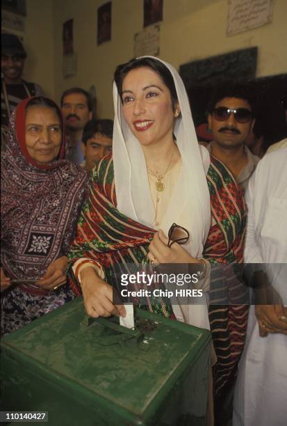 Benazir Bhutto on election campaign inPakistan on November 16, 1988.