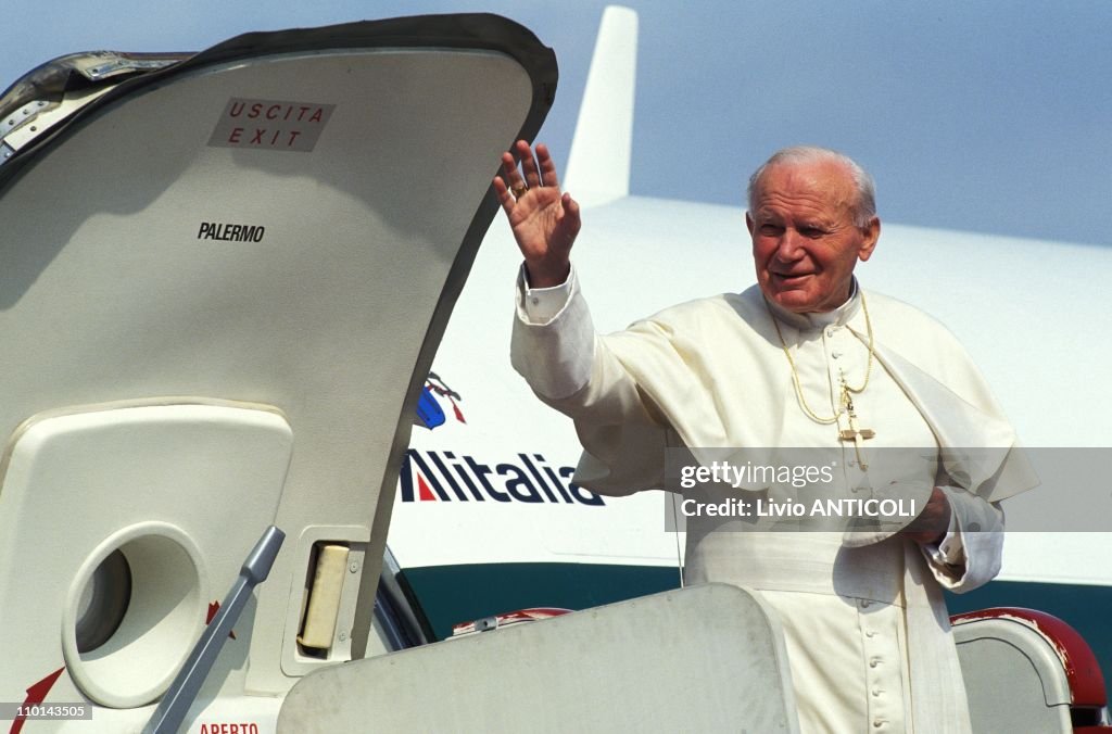 Jean Paul II in Vilnius, Lithuania on September 04, 1993.