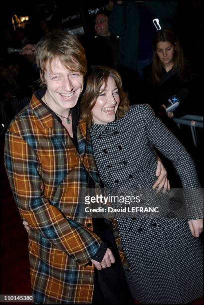 Dougie Payne and Kelly Macdonald at New York Premiere of Robert Altman's "Gosford Park" at the Ziegfeld Theater in New York, United States on...