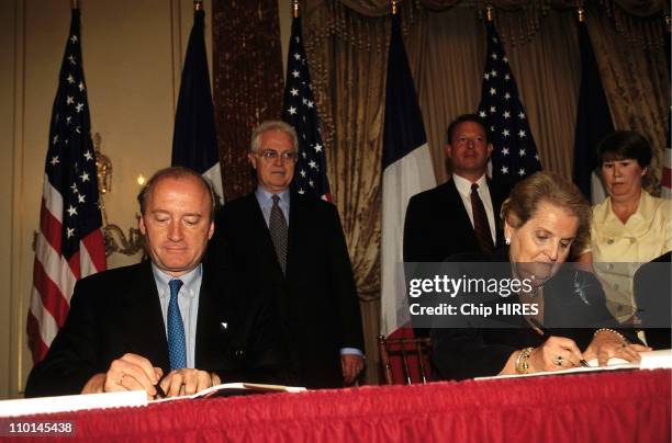 Visite of Lionel Jospin In Washington, United States in June, 1998 - Hubert Vedrine, Lionel Jospin, Al Gore and Madeleine Albright.