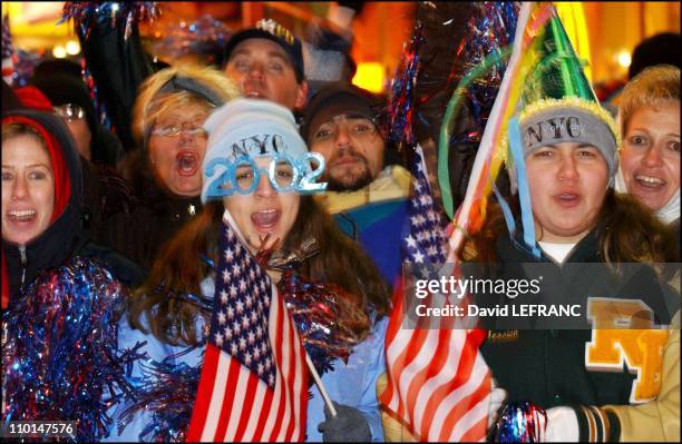 Year 2002 Times Square 2002 Photos and Premium High Res Pictures - Getty Images