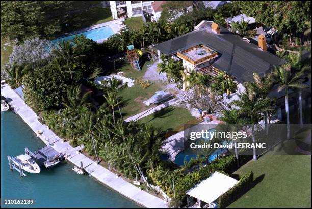 Celebs' mansions in Miami, United States on February 09, 2001 - House in works of Rosie O'Donnell, on Star Island, two houses from the one of Gloria...