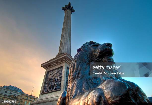 trafalgar square - trafalgar square stockfoto's en -beelden