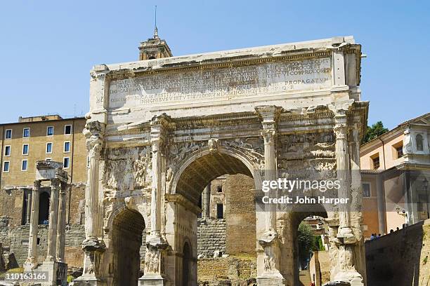 arch of septimius severus in roman  forum - arco de septimius severus - fotografias e filmes do acervo