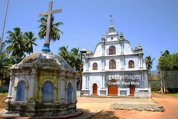 old church in cochin, jeevmatha church - cochin stockfoto's en -beelden