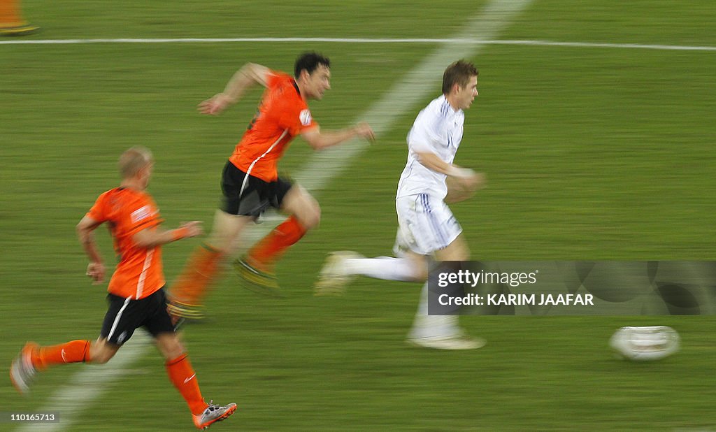 Netherlands' midfielders Mark van Bommel