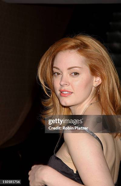 321 Photos Et Images Haute R solution De Rose Mcgowan 2003 Getty Images 321-photos-et-images-haute-r-solution-de-rose-mcgowan-2003-getty-images