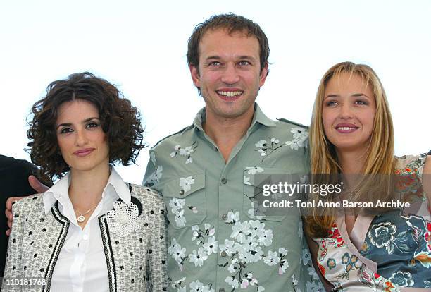 Penelope Cruz, Vincent Perez, and Helene De Fougerolles