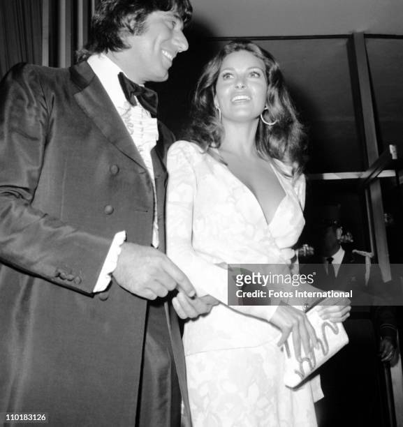Quarterback Joe Namath of the New York Jets and actress Raquel Welch at the 44th Academy Awards on April 10, 1972 at the Dorothy Chandler Pavilion,...