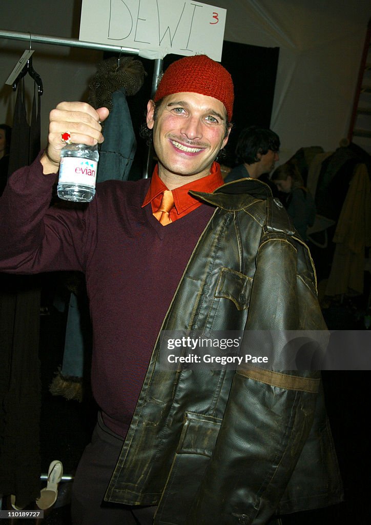 Olympus Fashion Week Fall 2004 - Oscar de la Renta - Backstage and Front Row