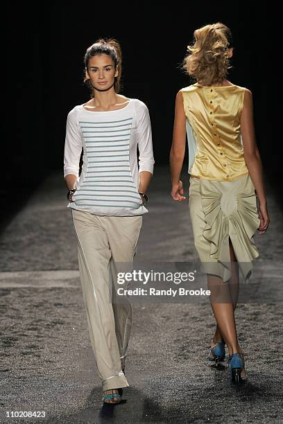 Caroline Ribeiro wearing Zac Posen Spring 2005 during Olympus Fashion Week Spring 2005 - Zac Posen - Runway at Theater Tent, Bryant Park in New York...