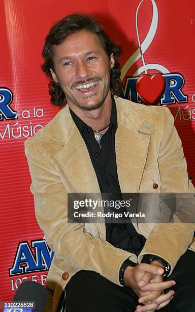 Diego Torres during 2004 Amor a La Musica - Press Room at American Airlines Arena in Miami, Florida, United States.