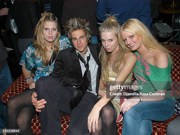 Alexandra Richards, Ryan Cabrera, Theodora Richards, Lydia Hearst