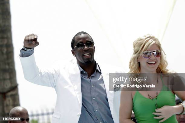 Sean "P. Diddy" Combs and Kelly Clarkson during 2005 MTV Video Music Awards - Press Conference at Double Tree Hotel in Miami Beach, Florida, United...