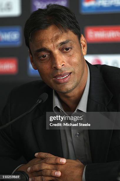 Shoaib Akhtar of Pakistan at a press conference to announce his retirement from international cricket at the R Premadasa International Stadium on...