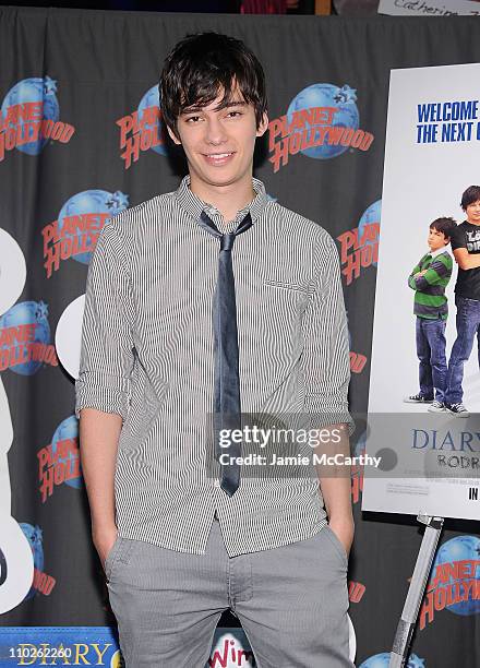 Doawk Rodrick Actor 32 Diary Of A Wimpy Kid Rodrick Rules Cast Visits Planet Hollywood ...