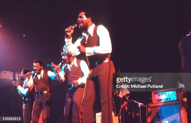 The Four Tops perform on stage, London, 27th October 1971, L-R Renaldo 'Obie' Benson, Abdul 'Duke' Fakir, Lawrence Payton, Levi Stubbs.