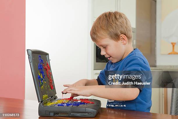 Idiot Computer Computer Idiot Photos and Premium High Res Pictures - Getty Images