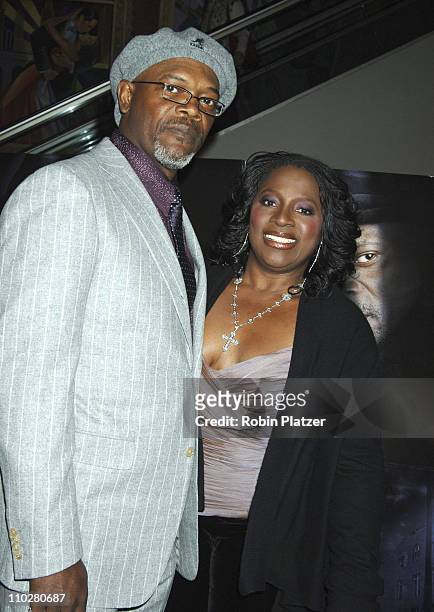 Samuel L Jackson and wife LaTanya Richardson during "Freedomland" World Premiere - Inside Arrivals at The Loews Lincoln Square Theatre in New York,...