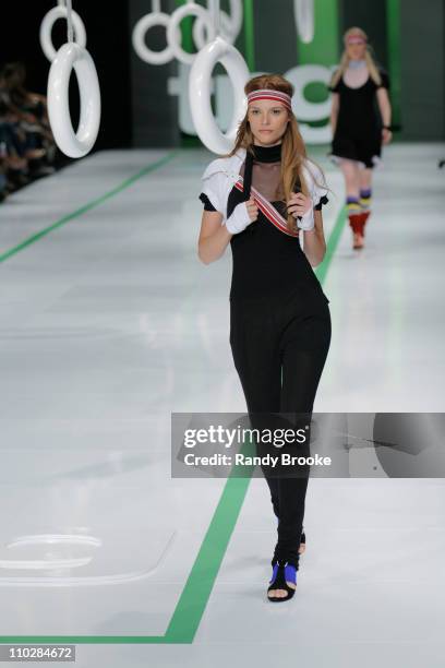 Fabiana Semprebom wearing TNG Fall/Winter 2006 during Fashion Rio Fall/Winter 2006 - TNG - Runway at Museum of Modern Art in Rio de Janiero, Brazil.