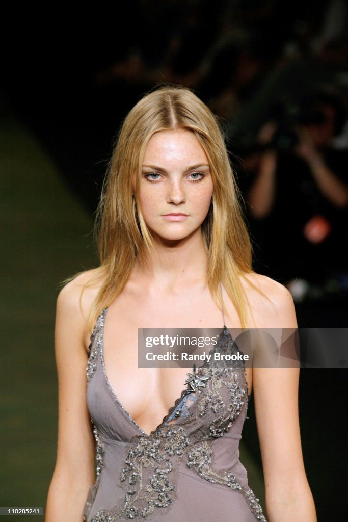 Fashion Rio Fall/Winter 2006 - Carmelitas - Runway