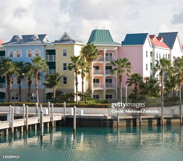 nassau, bahamas, beachfront homes - nassau bahamas stock pictures, royalty-free photos & images