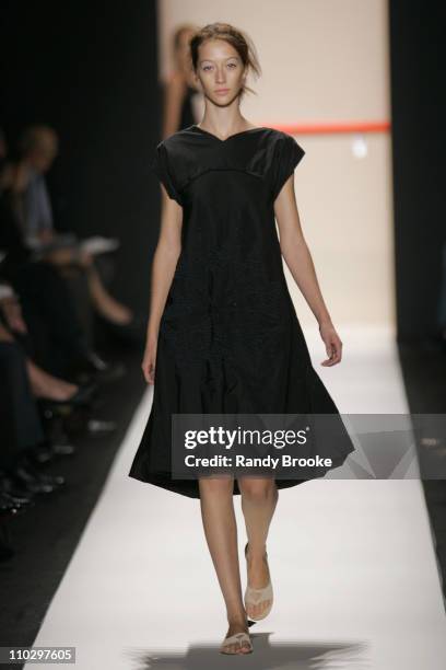 Alana Zimmer wearing Vera Wang Spring 2007 during Olympus Fashion Week Spring 2007 - Vera Wang - Runway at The Tent, Bryant Park in New York City,...