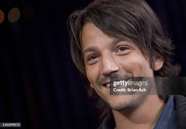 Diego Luna during Jennifer Pena, Obie Bermudez, Diego Luna and Ne-Yo Visit MTV's "Mi TRL" - April 24, 2007 at MTV Studios in New York City, New York,...