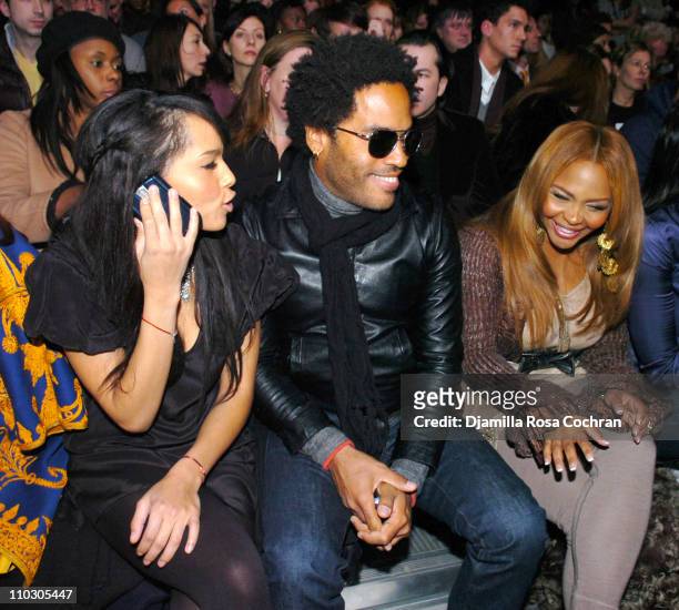 Zoe Kravitz, Lenny Kravitz and Lil Kim during Mercedes-Benz Fashion Week Fall 2007 - Marc Jacobs - Arrivals at New York State Armory in New York...