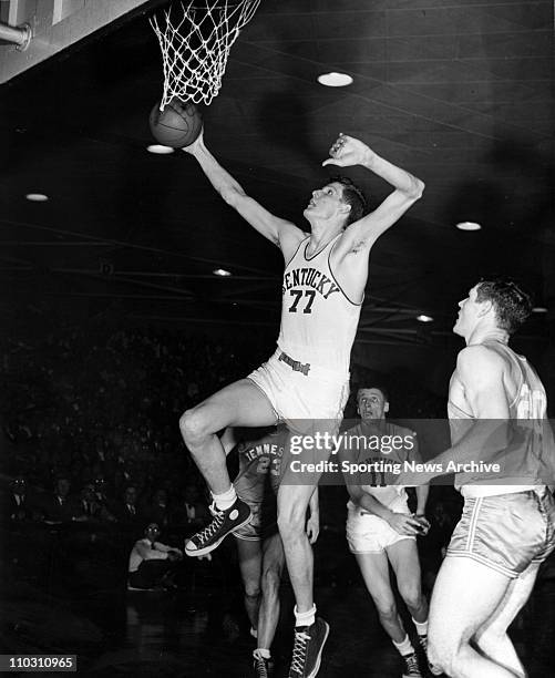 Mar 11, 1951 - Louisville, KY, USA - Kentucky center BILL SPIVEY against Tennessee in 1951.