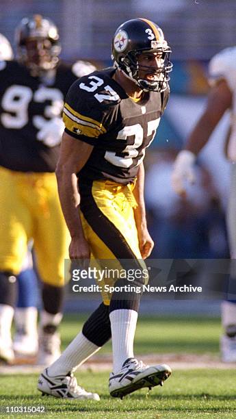 Carnell Lake of the Pittsburgh Steelers during the Steelers loss to the Dallas Cowboys in Super Bowl XXX at Sun Devil Stadium in Tempe, AZ.