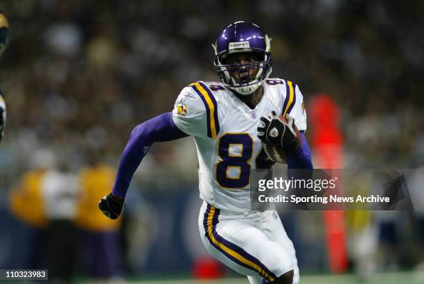 Randy Moss of the Minnesota Vikings during the Vikings 48-17 loss to the St. Louis Rams at the Edward Jones Dome in St. Louis, MO.