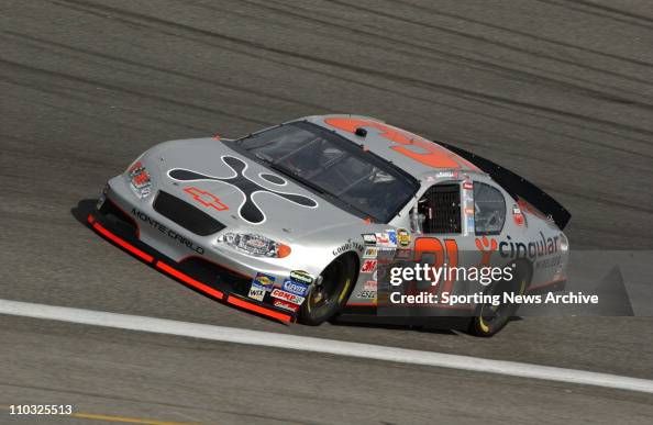 Robyn Gordon Racing NASCAR - Robby Gordon during practice for the Nextel cup UAW-GM... News ...