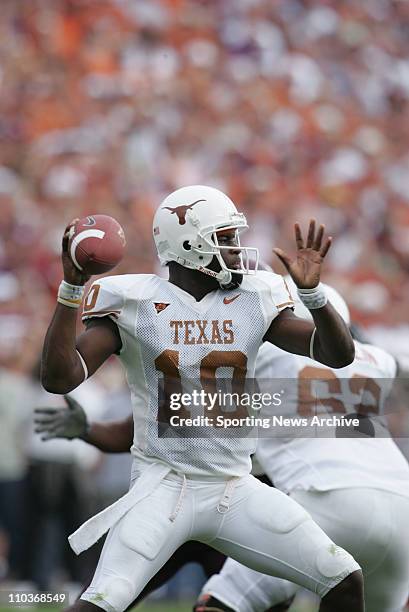 Nov 25, 2005; College Station, Texas, USA; Vince Young Texas Longhorns against Texas A & M on Friday, Nov. 25, 2005 at Kyle Field in College Station,...