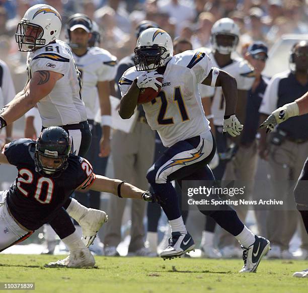 Sep 09, 2007 - San Diego, CA, USA - Chicago Bears ADAM ARCHULETA against San Diego Chargers LADAINIAN TOMLINSON at Qualcomm Stadium in San Diego, CA,...