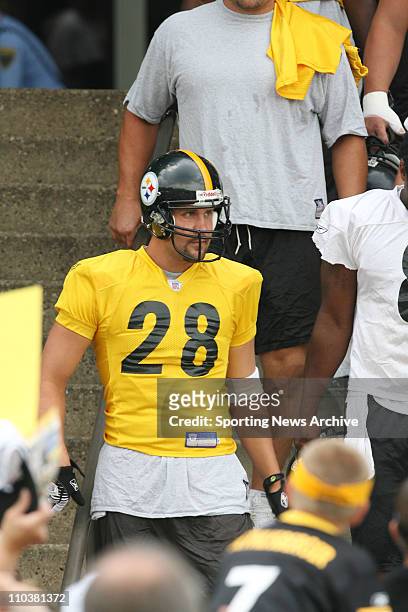 Aug 10, 2006; Latrobe, PA, USA; BEN ROETHILSBERGER takes the field in teammate Zach Baker's jersey so Steeler fans won't get too crazy during...