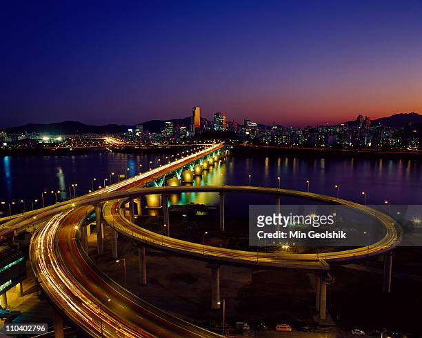 night view of cheongdam bridge - han gang stockfoto's en -beelden