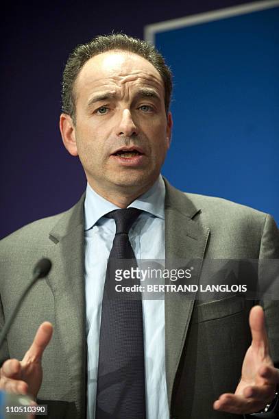 Le secrétaire général de l'UMP Jean-François Copé s'adresse aux journalistes au lendemain du premier tour des élections cantonales, le 21 mars 2011...