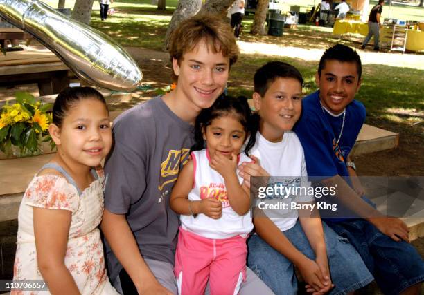 Jeremy Sumpter with children from The Los Angeles Ronald McDonald House
