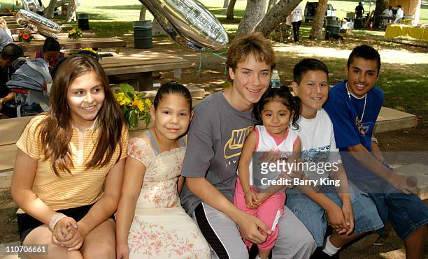 Jeremy Sumpter with children from The Los Angeles Ronald McDonald House