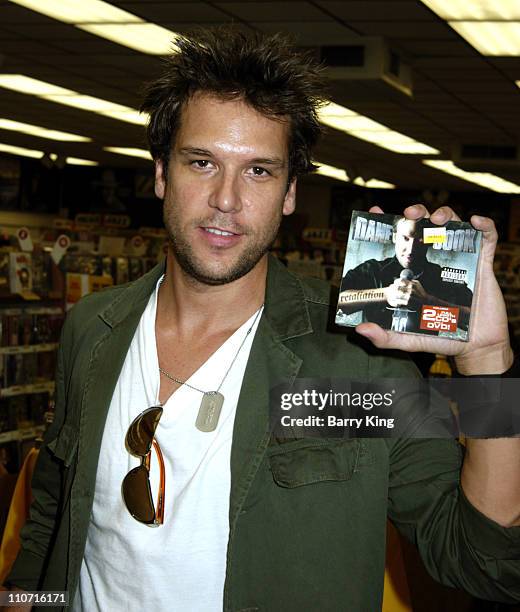 Dane Cook Sticker Comic Dane Cook Photos and Premium High Res Pictures - Getty Images