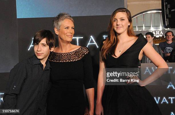 Thomas Guest, actress Jamie Lee Curtis and Annie Guest arrive to the Los Angeles Premiere "Avatar" at Grauman's Chinese Theatre on December 16, 2009...